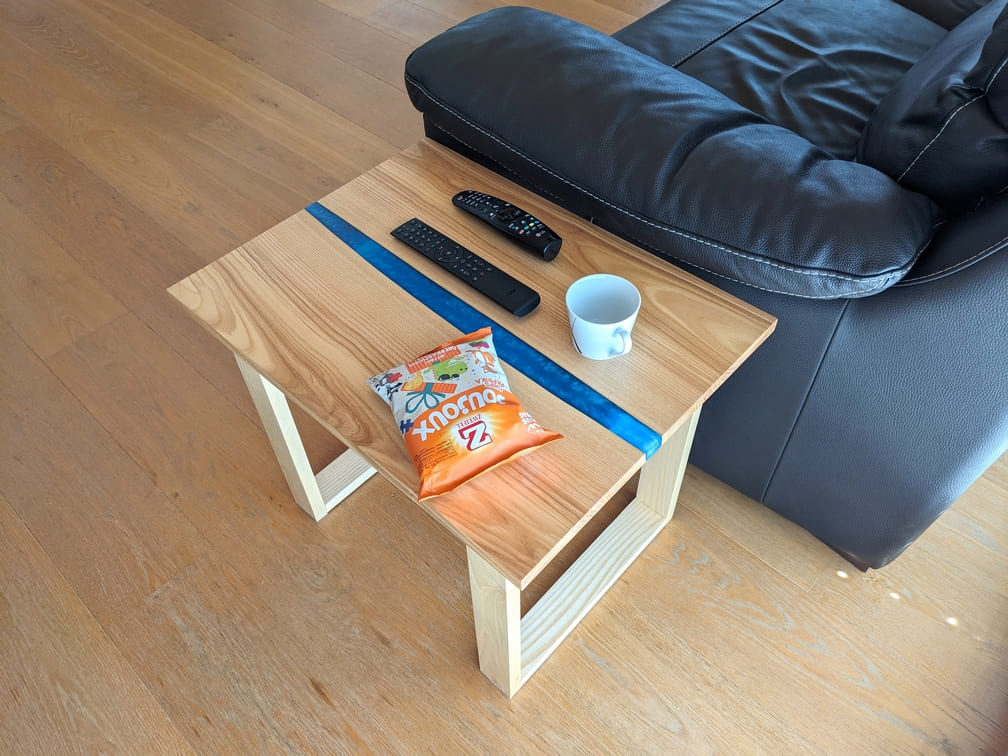 table appoint frene epoxy bleu jpg 3