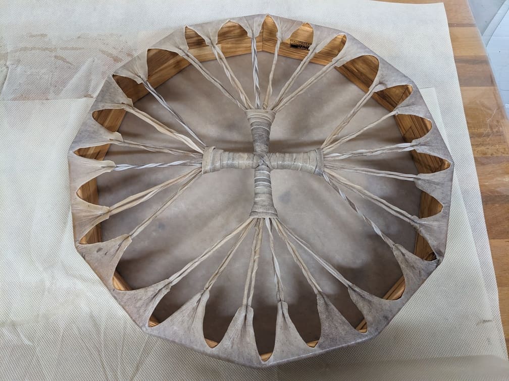 Fabrication de "Tambour chamanique #1 - Cerf et hêtre - 42.7 cm", étape 41