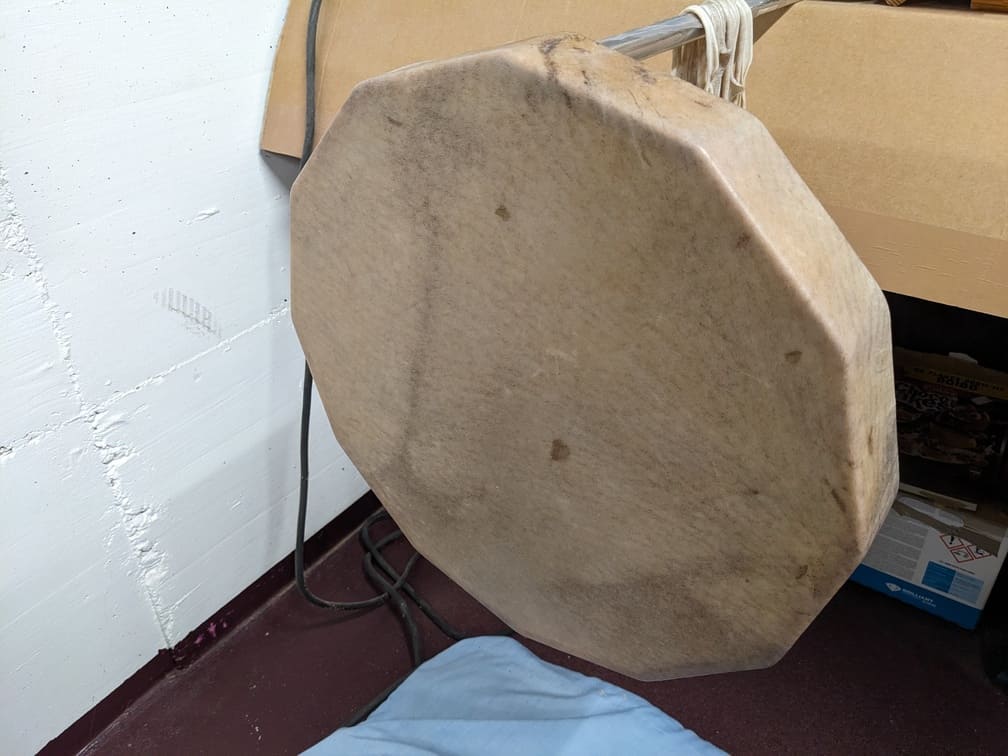 Fabrication de "Tambour chamanique #1 - Cerf et hêtre - 42.7 cm", étape 42