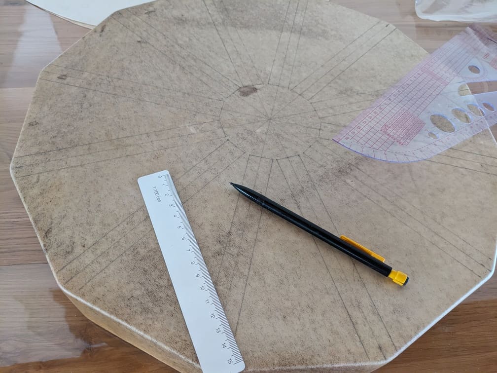 Fabrication de "Tambour chamanique #1 - Cerf et hêtre - 42.7 cm", étape 46